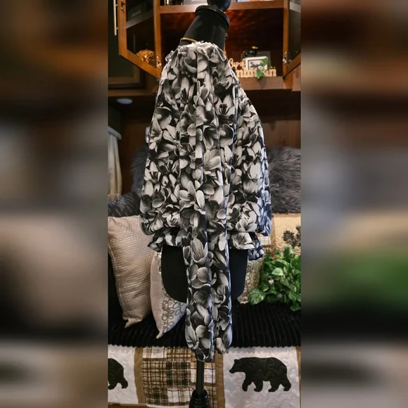 Michael Kors Floral Black and White Ruched Cold Shoulder Top - Picture 5 of 12